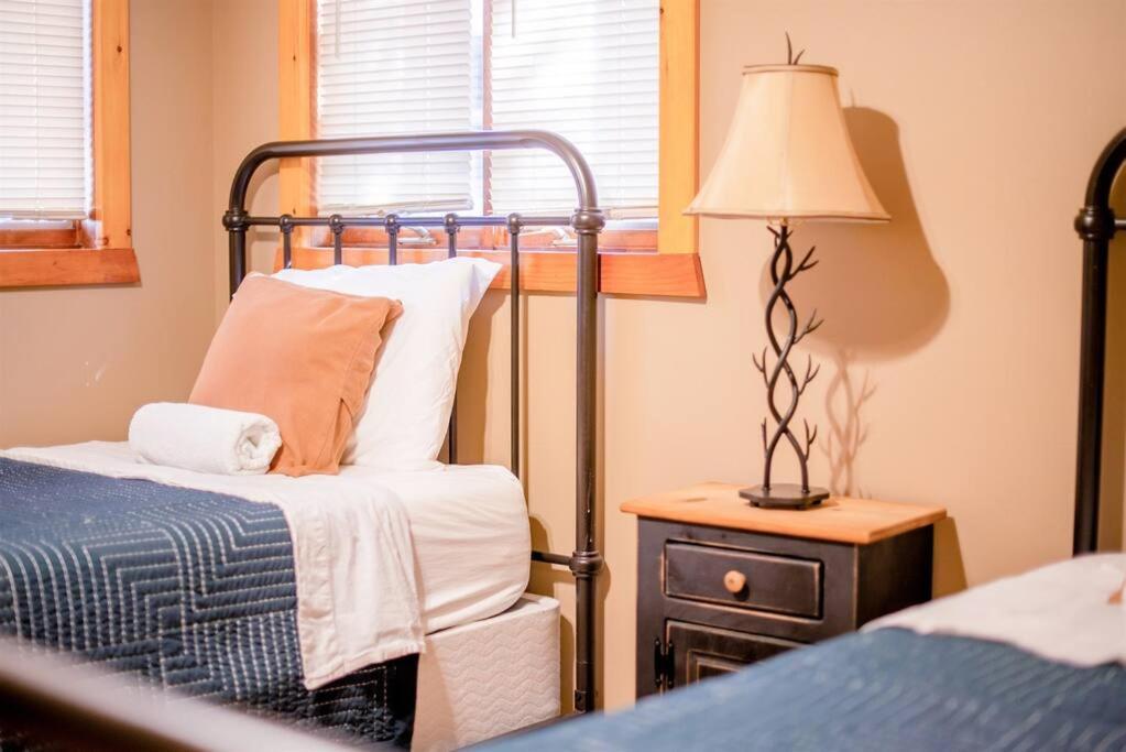 Fall Getaway Resort-3 King Suites, Dog-Friendly Seeley 외부 사진