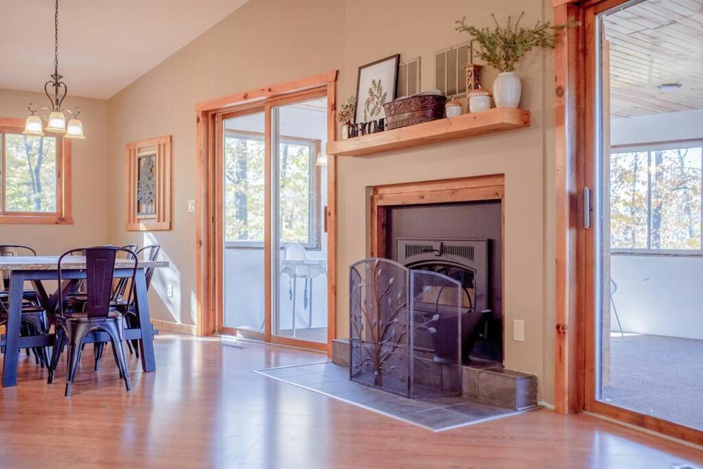 Fall Getaway Resort-3 King Suites, Dog-Friendly Seeley 외부 사진