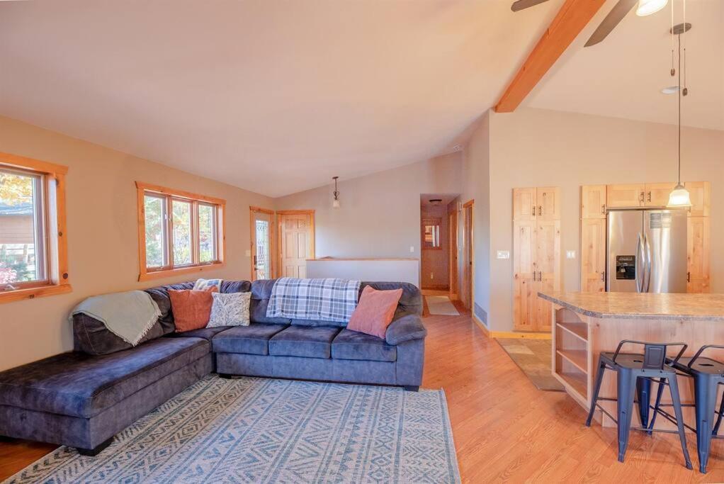 Fall Getaway Resort-3 King Suites, Dog-Friendly Seeley 외부 사진